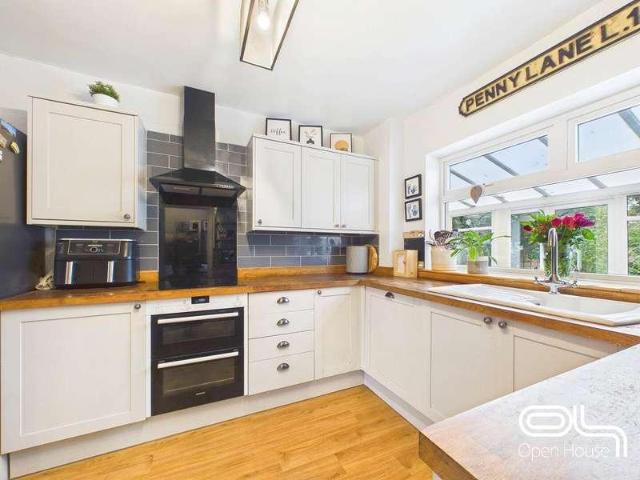 3 bed house for sale