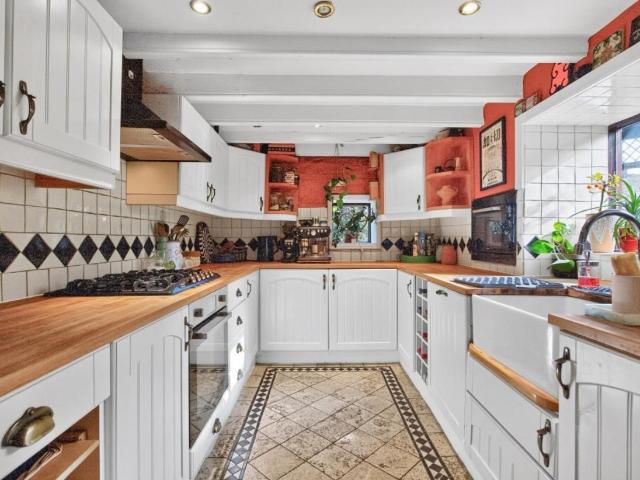 3 bed house for sale