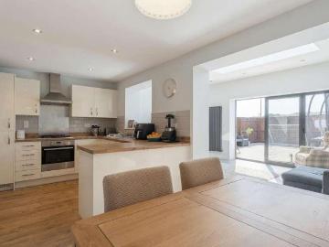 3 bed house for sale