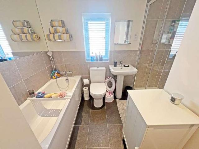 3 bed house for sale