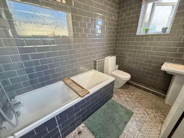 3 bed house for sale