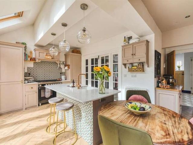 3 bed house for sale