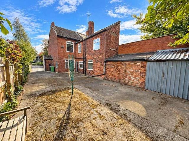 3 bed house for sale