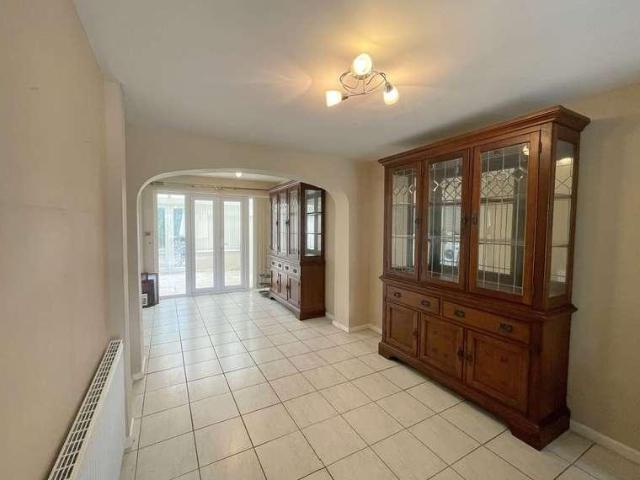 3 bed house for sale