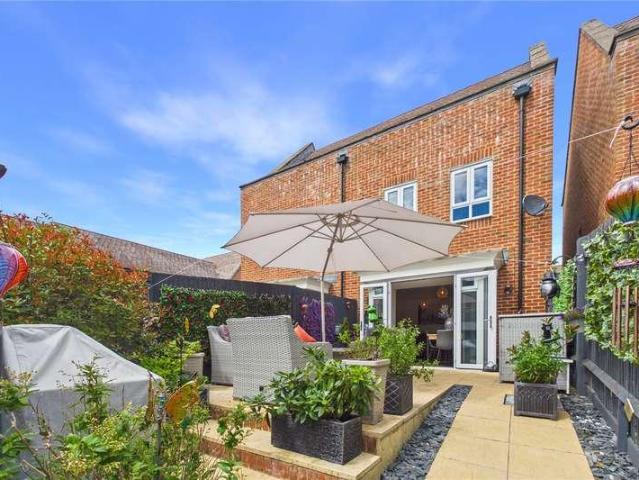 3 bed house for sale