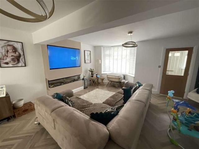 3 bed house for sale