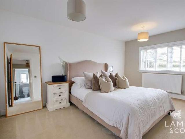3 bed house for sale