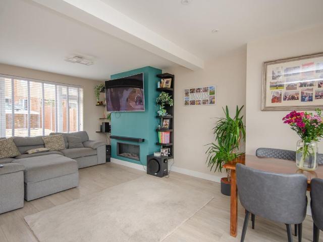 3 bed house for sale