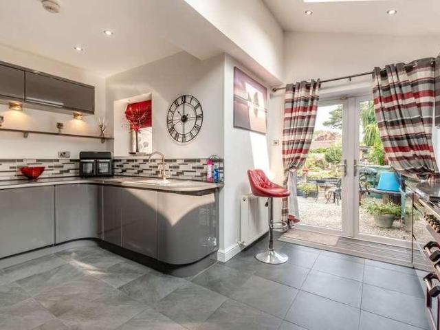 3 bed house for sale