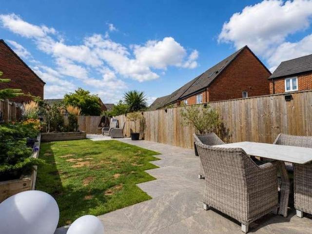 3 bed house for sale