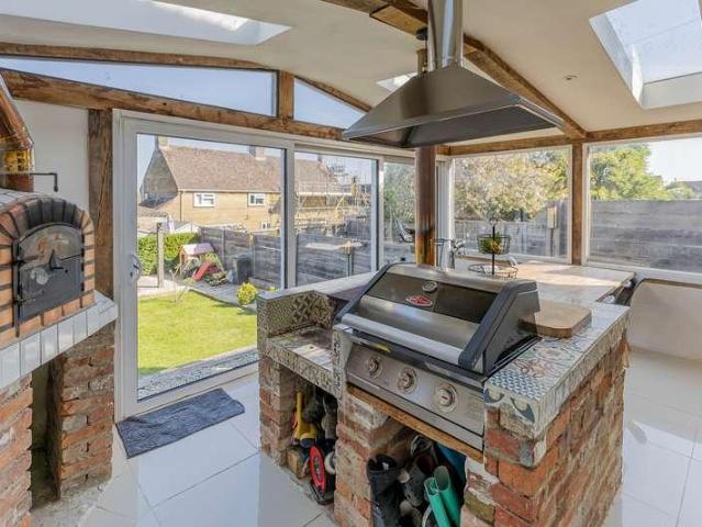 3 bed house for sale