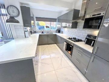 3 bed house for sale