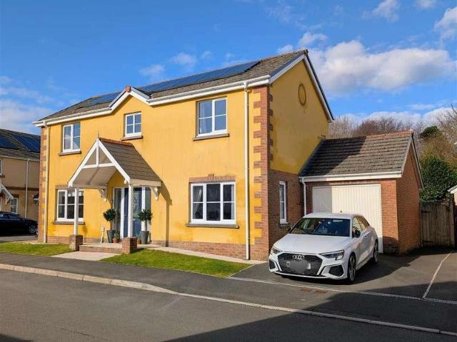 3 bed house for sale