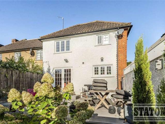 3 bed house for sale