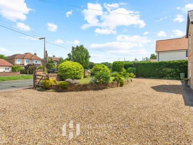 3 bed house for sale