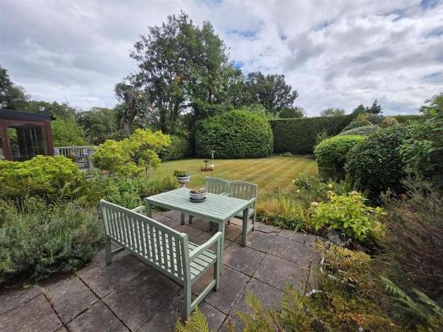 3 bed house for sale