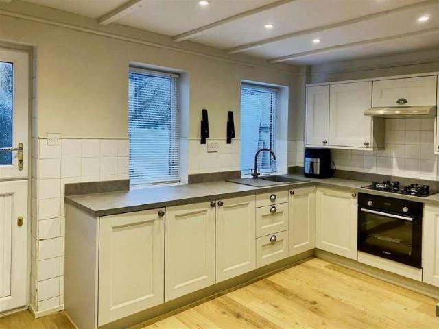 3 bed house for sale