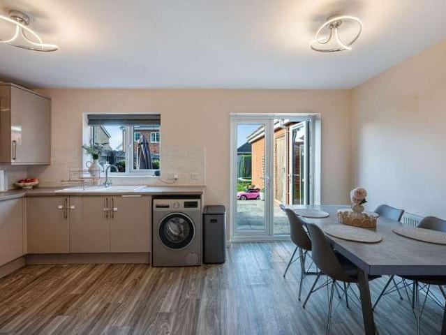 3 bed house for sale