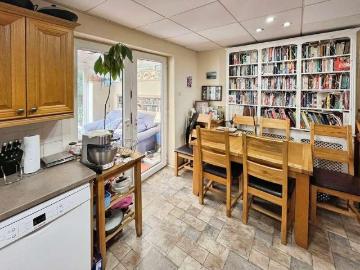House for sale in Moses Gate - Garden, Equipped kitchen
