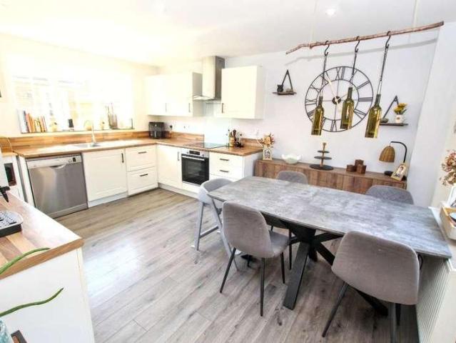 3 bed house for sale
