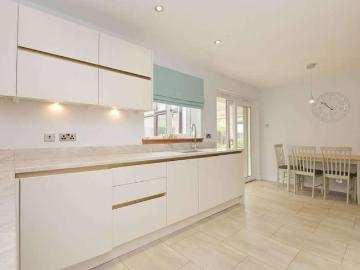 3 bed house for sale