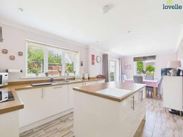 3 bed house for sale