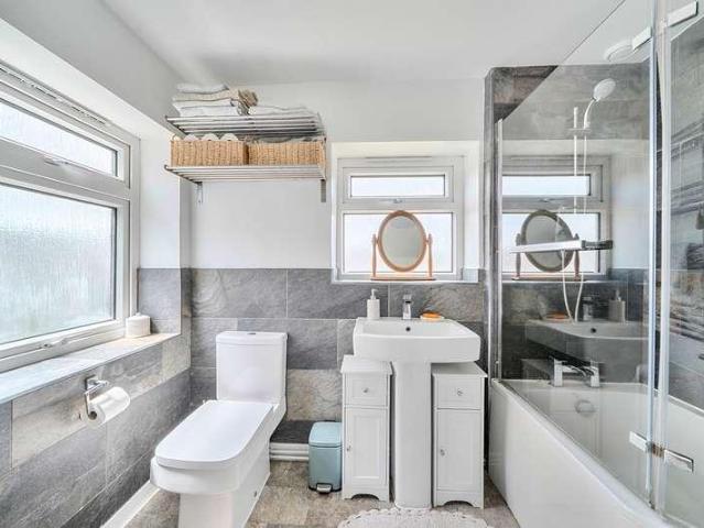 3 bed house for sale