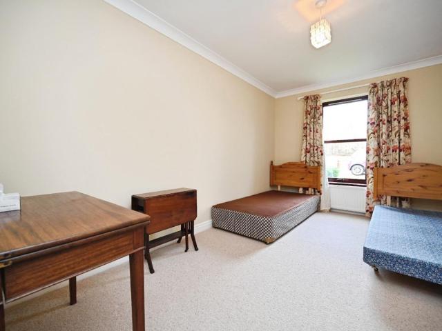 3 bed flat for sale