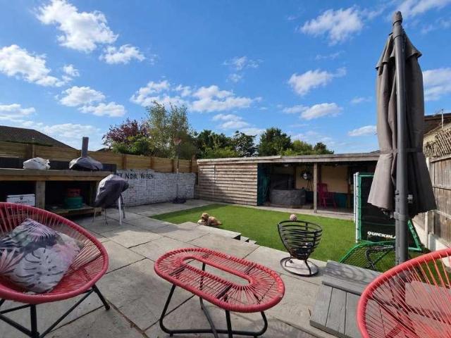 3 bed house for sale