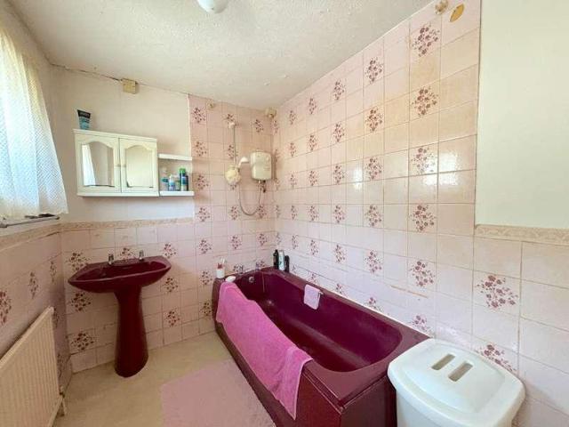 3 bed house for sale