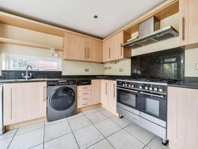 3 bed house for sale