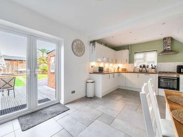 3 bed house for sale