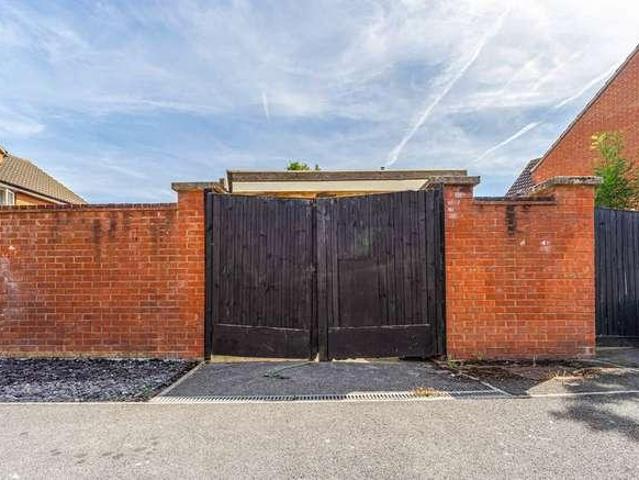 3 bed house for sale