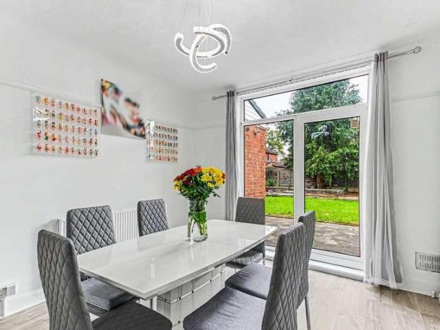 3 bed house for sale