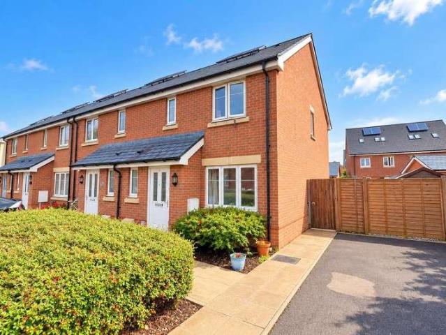 3 bed house for sale