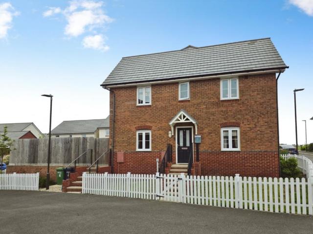 3 bed house for sale