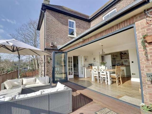 3 bed house for sale