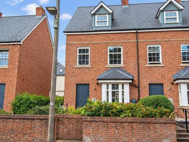 3 bed house for sale