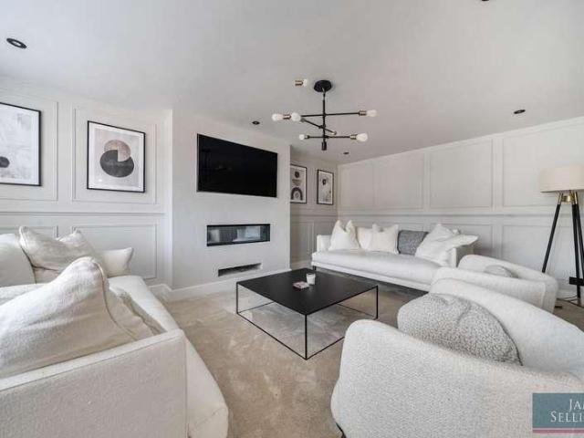 3 bed house for sale