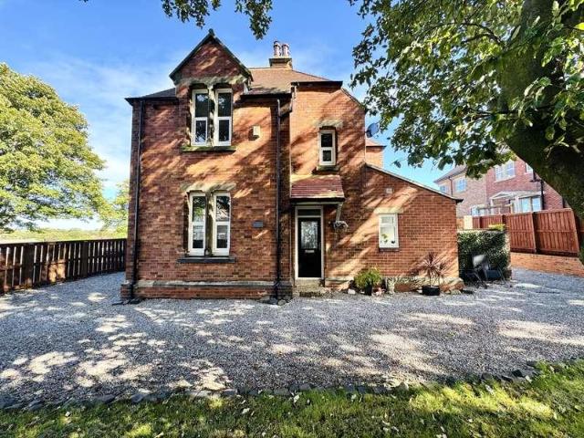 3 bed house for sale