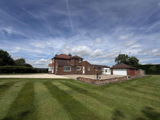 3 bed house for sale