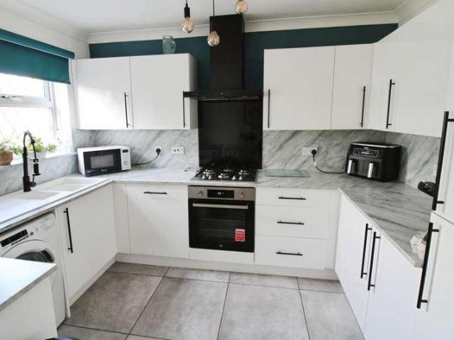 3 bed house for sale