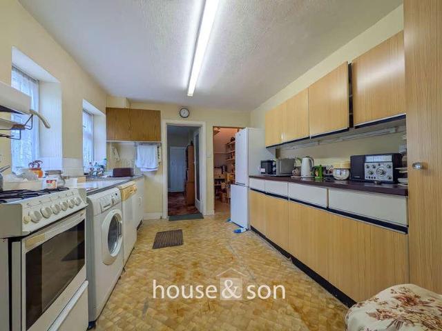 3 bed house for sale