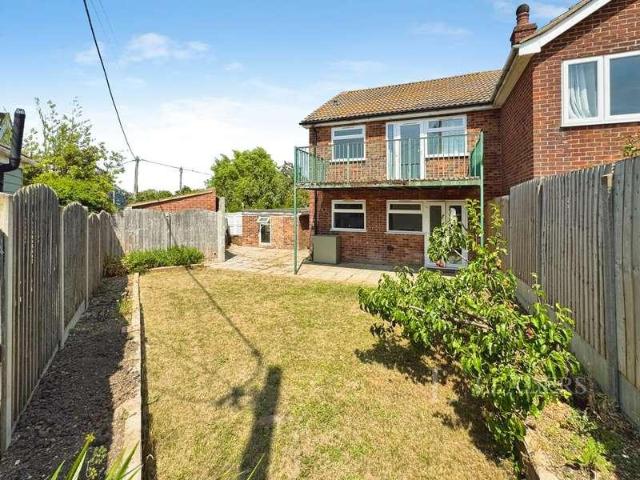 3 bed house for sale