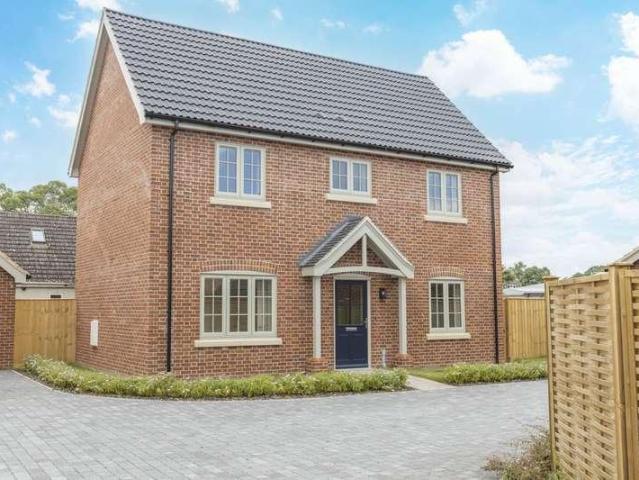 3 bed house for sale