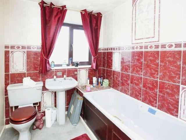 3 bed house for sale