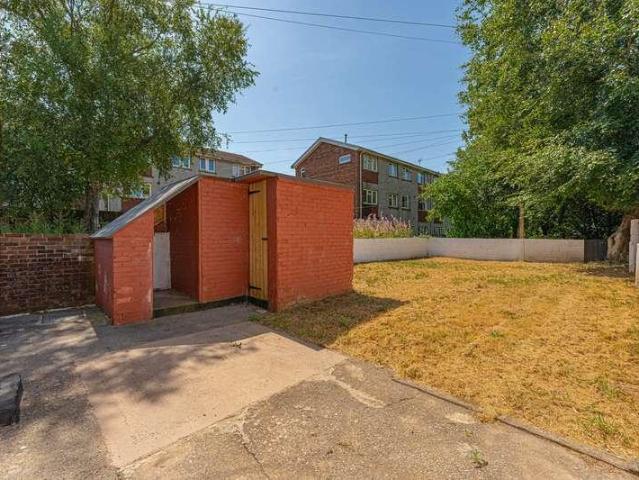 3 bed house for sale