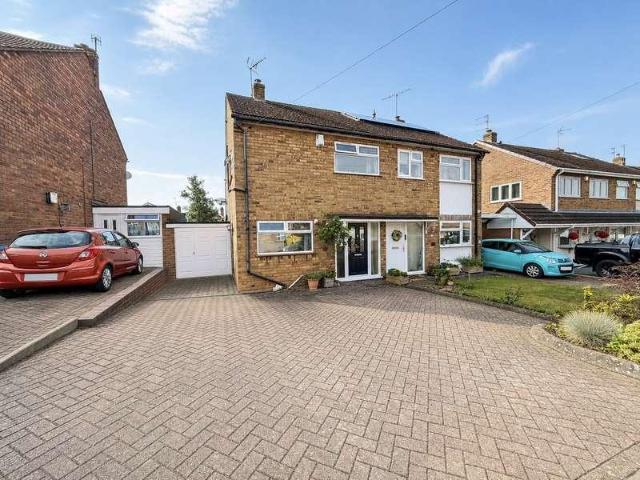 3 bed house for sale