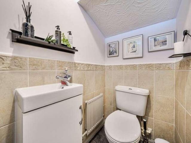 3 bed house for sale
