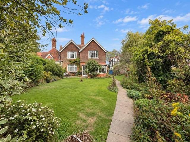 3 bed house for sale
